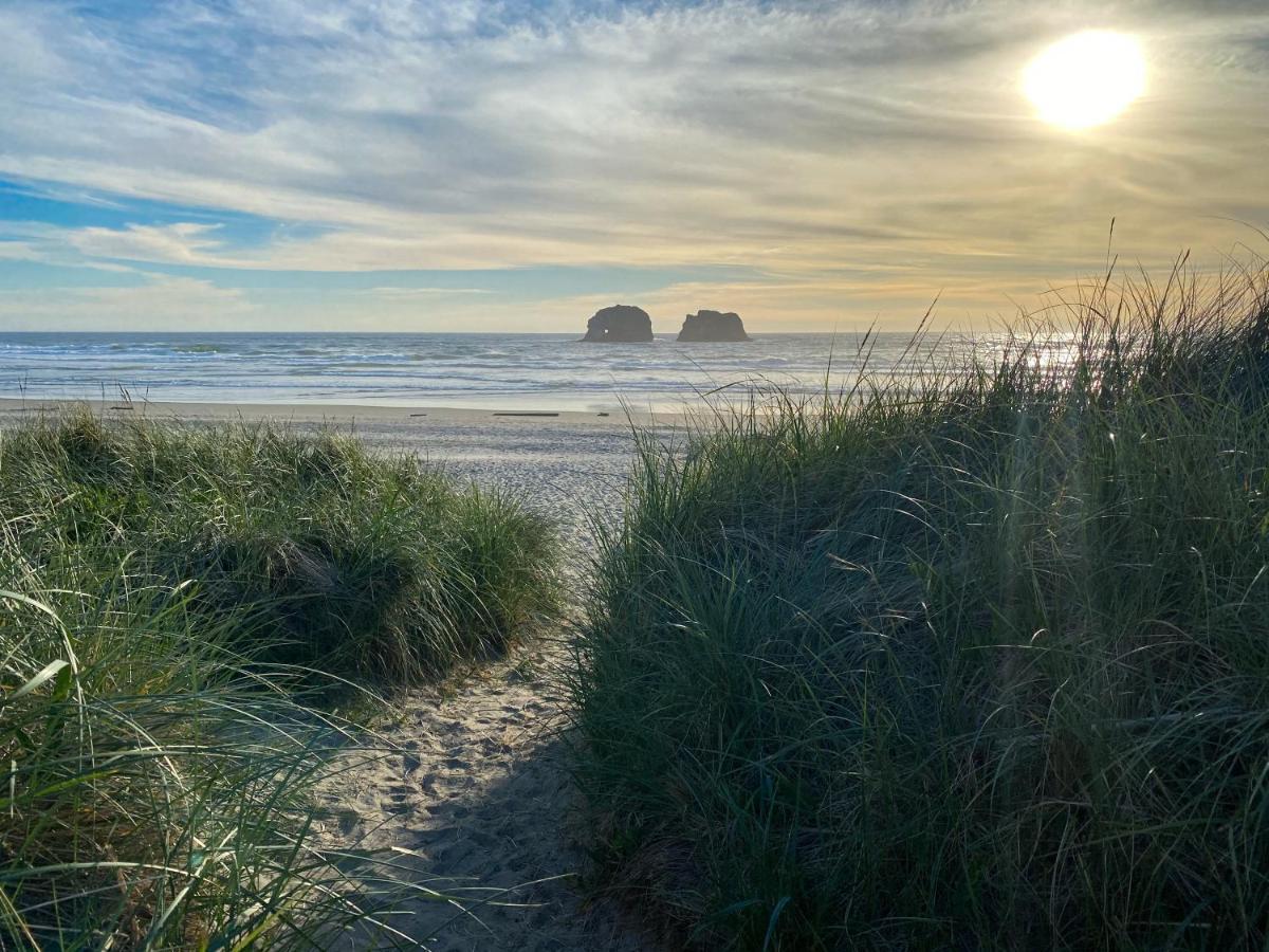 Rockaway Beach Vibes,Waterfront Oceanfront Rockaway Beach House Near Downtown,Wifi, Washer Dryer Exteriör bild